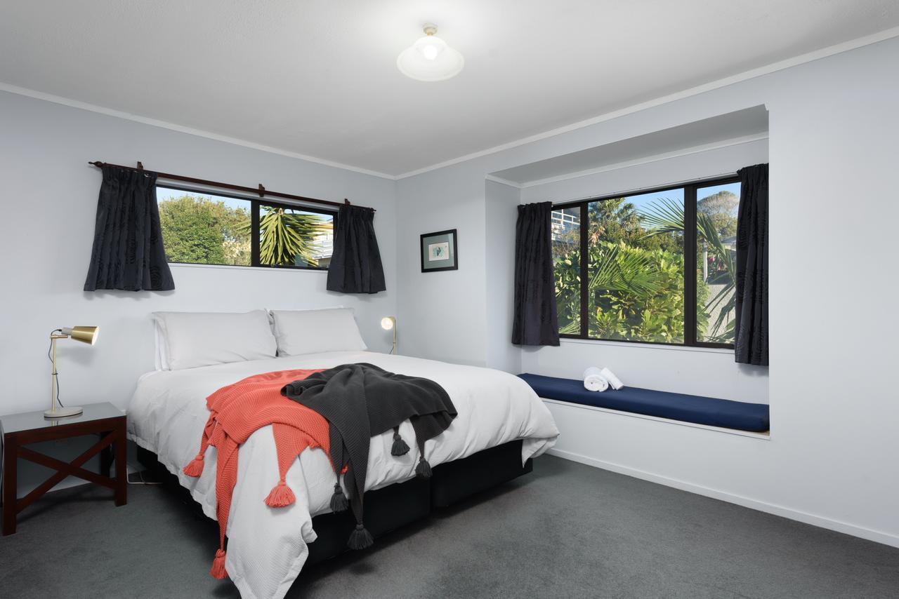 Convenient Family Bach With Easy Access To Blake Park The Beach And Downtown Mount Maunganui Exterior photo