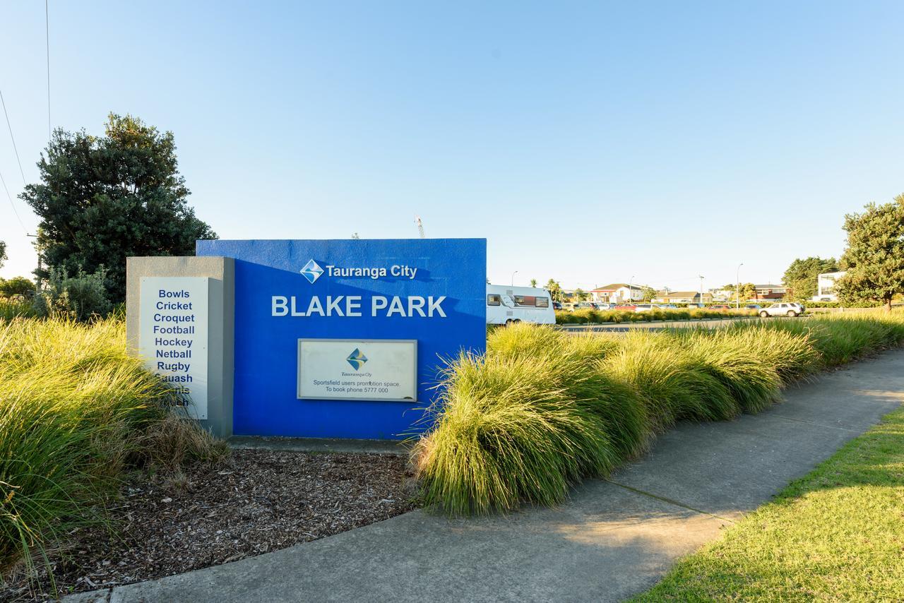 Convenient Family Bach With Easy Access To Blake Park The Beach And Downtown Mount Maunganui Exterior photo