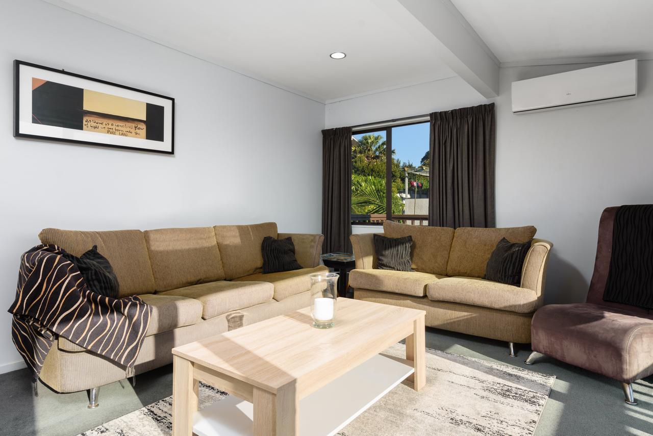 Convenient Family Bach With Easy Access To Blake Park The Beach And Downtown Mount Maunganui Exterior photo
